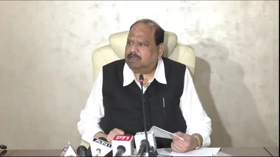 सूक्ष्म, लघु और मध्यम उद्यम मंत्री श्री चैतन्य कुमार काश्यप द्वारा कैबिनेट बैठक में हुए महत्वपूर्ण निर्णयों की जानकारी
#MPCabinetDecisions