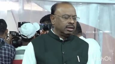 मुंबई: "चंद्रशेखर बावनकुळे यांनी सांगितले की, शेतकरी नसतानाही राज्याबाहेरील ज्या लोकांनी जमिनी लाटल्या आहेत,