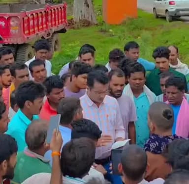कवर्धा: हरिनछपरा गांव में खाद की कमी को लेकर कांग्रेस नेता तुकाराम और सोसायटी प्रबंधक के बीच हुई तीखी नोकझोंक, वीडियो आया सामने