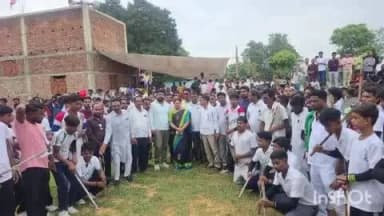 कसमार: नौवाजारा में आयोजित लाठी खेल प्रतियोगिता में पूर्व विधायक श्रीमती बबीता देवी शामिल हुईं
