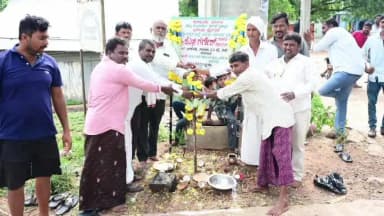 ಕಂಪ್ಲಿ: ಅರಳಿಹಳ್ಳಿ ತಾಂಡ ಗ್ರಾಮದಲ್ಲಿ ಸಿಸಿ ರಸ್ತೆ ನಿರ್ಮಾಣ ಕಾಮಗಾರಿಗೆ ಭೂಮಿ ಪೂಜೆ ನೆರವೇರಿಸಿ ಚಾಲನೆ