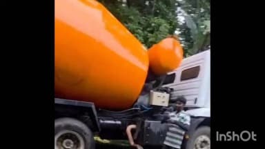 മീനച്ചിൽ: ലോറിയിൽ നിന്ന് റോഡിൽ മെറ്റൽ വീണു. തീക്കോയിയിൽ നാട്ടുകാർ ലോറി തടഞ്ഞു