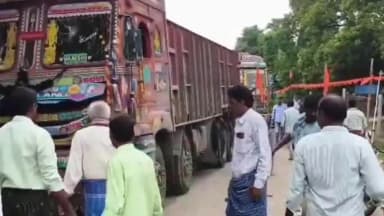 ములుగు: ములుగు జిల్లాలో లారీ బీభత్సం.. దేహశుద్ధి