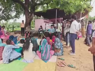 कराहल: सीईओ जिला पंचायत ने किया क्षीर धारा ग्रामों का भ्रमण