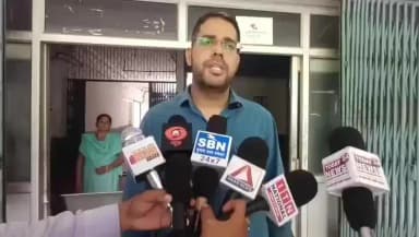 बहराइच: राजकीय आइटीआइ परिसर का निरीक्षण सीडीओ सुनील धनवंता ने किया, अनुपस्थित मिलीं आइटीआइ की प्रिंसिपल