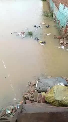 chhoti masjid ke pass kacchi Gali mein barish ka Pani