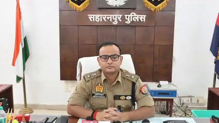 #SaharanpurPolice
#बाईट
➡️अवगत कराना है कि दिनांक 21.07.2026 से प्रारंभ हो रहे #श्रावण_मास एवं #कांवड़_यात्रा_2026 के दृष्टिगत सहारनपुर पुलिस द्वारा व्यापक सुरक्षा एवं यातायात प्रबंध किए गए हैं। कांवड़ मार्गों का मैपिंग कर ट्रैफिक डायवर्जन, सेक्टर एवं जोन व्यवस्था, अस्थायी पुलिस चौकियां तथा 24×7 मोबाइल पुलिस टीमें तैनात की जा रही हैं। दिल्ली-देहरादून एक्सप्रेसवे पर कांवड़ियों का आवागमन प्रतिबंधित रहेगा तथा इसका उपयोग सामान्य यातायात के लिए किया जाएगा।
➡️प्रमुख शिवालयों पर सुरक्षा, सीसीटीवी, प्रकाश एवं पब्लिक एड्रेस सिस्टम की व्यवस्था सुनिश्चित की गई है। लगभग 250 अतिरिक्त कैमरों के साथ समर्पित कंट्रोल रूम से सतत निगरानी की जाएगी। निर्धारित मानकों से अधिक ध्वनि, ऊंची झांकियां, स्टंटबाजी एवं संशोधित साइलेंसर पर सख्त कार्रवाई होगी। सोशल मीडिया की 24×7 निगरानी तथा सेवा शिविरों में स्वच्छ भोजन एवं पेयजल की व्यवस्था भी सुनिश्चित की जा रही है। सहारनपुर पुलिस का लक्ष्य कांवड़ यात्रा को सुरक्षित, व्यवस्थित एवं घटना-मुक्त संपन्न कराना है।
➡️जिसके सम्बन्ध में #SSP_सहारनपुर द्वारा दी गई #बाईट।
@Uppolice
@adgzonemeerut
@digsaharanpur