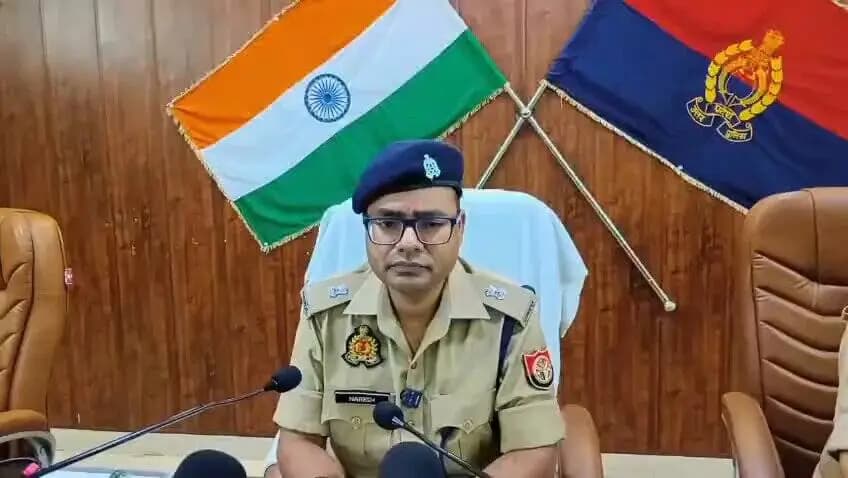 थाना साइबर क्राइम पुलिस द्वारा 01 करोड 83 लाख रुपये की धनराशि के लेन देन में साइबर फ्रोड करने वाला खाता धारक गिरफ्तार, कब्जे से 01 मोबाइल फोन (घटना में प्रयुक्त) एवं अन्य साक्ष्य बरामदगी के सम्बन्ध में अपर पुलिस अधीक्षक अपराध श्री नरेश कुमार की बाइट
#UPPolice
#BulandshahrPolice https://t.co/uUlEDjK7PR