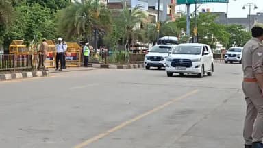 कर्वी: मुख्यमंत्री योगी ने कामदगिरि की पंचकोशी परिक्रमा पर निकले, प्रथम मुखारविंद पर प्रदेश की सुख-समृद्धि की की कामना
