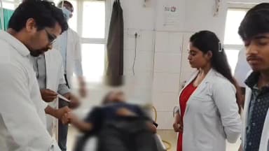 इटावा: इकदिल इलाके में पढ़ाई के तनाव में छात्रा ने पिया कीटनाशक, सहेली ने अस्पताल पहुंचाकर बचाई जान, कीटनाशक की शीशी दिखाई