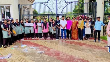 ରେମୁଣା: ଫକୀରମୋହନ ବିଶ୍ୱବିଦ୍ୟାଳୟ ସମ୍ମୁଖରେ ନର୍ସିଂ ଛାତ୍ରଛାତ୍ରୀ ଙ୍କ ଧାରଣା