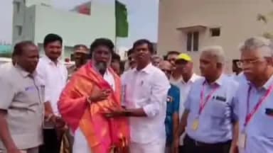 அரக்கோணம்: அரக்கோணம் எம் ஆர் எப் நிறுவனத்தின் சார்பில் 50 லட்சம் மதிப்பீட்டில் பூங்கா அமைக்க அமைச்சர் அடிக்கல் நாட்டினார்