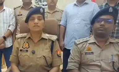 जनपद फतेहगढ के कोतवाली फतेहगढ़ क्षेत्रान्तर्गत दिनांक 07.07.2026 को आभूषण चोरी की घटना का 24 घण्टे के अन्दर सफल अनावरण कर चोरी गए माल कीमत करीब 15 लाख रुपये सहित 01 अभियुक्त को गिरफ्तार करने के संबंध में पुलिस अधीक्षक फतेहगढ द्वारा दी गई बाइट । #FatehgarhPolice https://t.co/AQJpYuZYHA