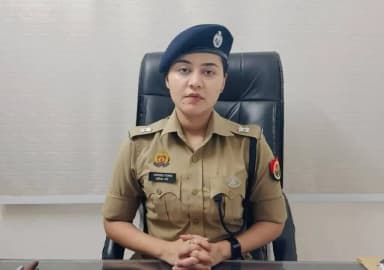 #bareillypolice द्वारा संगठित अपराध पर बड़ी कार्रवाई करते हुए गौकशी, मादक पदार्थ तस्करी एवं लूटपाट में संलिप्त 03 संगठित अपराधी गिरोह को जनपद स्तरीय माफिया घोषित किये जाने के सम्बन्ध में #SPSouth की बाइट।
#UPPolice https://t.co/kTIcKFfNTD