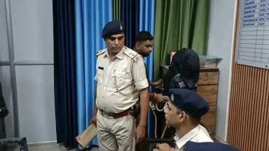 महागामा: गोड्डा के महागामा में झाड़-फूंक के बहाने महिला के साथ सामूहिक दुष्कर्म, घटना में शामिल पांच आरोपी को किया गिरफ्तार।