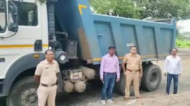 नांदेड: अवैध रेती उपसा व वाहतूक करणाऱ्या दोन आरोपीविरुद्ध गुन्हा दाखल करून 57 लाखांचा मुद्देमाल ग्रामीण पोलिसांनी केले जप्त