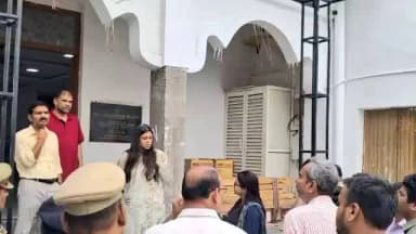 दादरी: नोएडा के सेक्टर 121 में स्थित श्री जगन्नाथ मंदिर में आगामी वीवीआईपी मूवमेंट को लेकर दिए गए निर्देश