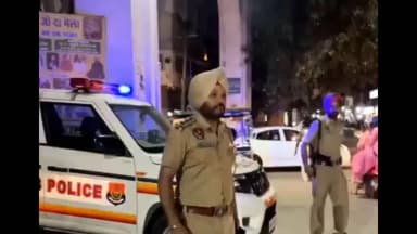 ਜਲੰਧਰ 1: ਘਾਹ ਮੰਡੀ ਵਿਖੇ ਨਾਕਾਬੰਦੀ ਦੋਰਾਨ ਪੁਲਸ ਨੇ ਇਕ ਬਿਨਾਂ ਨੰਬਰੀ ਮੋਟਰਸਾਈਕਲ ਕੀਤਾ ਜ਼ਬਤ