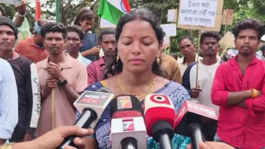 ପଟ୍ଟାଙ୍ଗୀ: ଜଙ୍ଗଲ ଜମି ସୁରକ୍ଷା ଦାବିରେ ପଟାଙ୍ଗି ତହସିଲଦାର କାର୍ଯ୍ୟାଳୟରେ ବିକ୍ଷୋଭ ପ୍ରଦର୍ଶନ କରିଛନ୍ତି ୨୫ ଖଣ୍ଡ ଗ୍ରାମବାସୀ