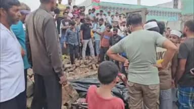 खुर्जा: खुर्जा के मुंडा खेड़ा में मस्जिद से सटी स्कूल की दीवार गिरने से तीन की मौत, तीन घायल
