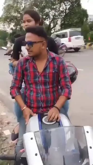 क्या ऐसी आवारा औरतों को यह आजादी होनी चाहिए कि अपने पति के साथ-साथ पराये मर्दों से साथ भी अय्याशी करें? 💕 😘
