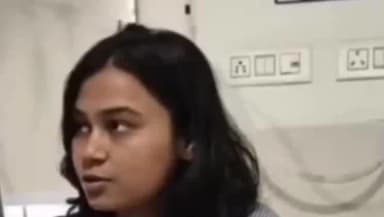 मेदिनीनगर (डालटनगंज): गरीब रथ एक्सप्रेस में सफर के दौरान महिला को सांप ने काटा, शुक्रवार की सुबह तक ईलाज जारी, हालत में सुधार