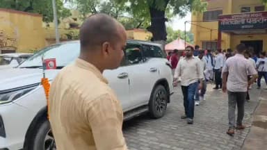 पडरौना: कुशीनगर में VIP की बैठक पर बवाल, मुकेश साहनी ने प्रशासन पर लगाया बड़ा आरोप