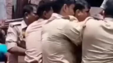 खड्डा: जमीन विवाद में बवाल, पुलिस से हुई धक्का-मुक्की; 8 लोग हिरासत में