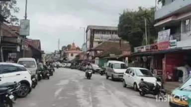 ಶೃಂಗೇರಿ: ತಾಲೂಕು ಕಚೇರಿ ಬಳಿ ತಡೆಗೋಡೆ ಬಿರುಕು ಪ್ರಕರಣ, ಅಂಗಡಿ, ಮನೆ ಖಾಲಿ ಮಾಡುತ್ತಿರುವ ಸ್ಥಳೀಯರು.!