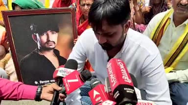 केज: विलास घुले याच्या न्यायासाठी बीडच्या केज मध्ये मोर्चा