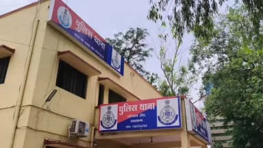 रतलाम नगर: जिलाअस्पताल में डॉक्टरसे मारपीट, आरोपी पुलिस गिरफ्तमें,अस्पतालमें मचा हड़कंप, डॉक्टरों ने थाने पहुंचकर दर्ज कराया ममला।