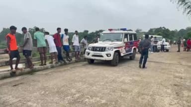 खूंटी: खूंटी के घाघरा गांव स्थित तजना नदी के तट से युवक युवती का शव बरामद