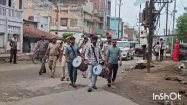 मुंगेर: हथियार तस्करी मामले में फरार आरोपी के घर पुलिस ने चिपकाया इश्तिहार
व्यवहार न्यायालय के आदेश पर कोतवाली थाना पुलिस की कार
