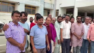 गोड्डा: बंगाल ज्वेलर्स लूटकांड: 48 घंटे में कार्रवाई नहीं हुई तो 11 जुलाई से गोड्डा बंद, व्यापारियों ने एसपी को सौंपा अल्टीमेटम