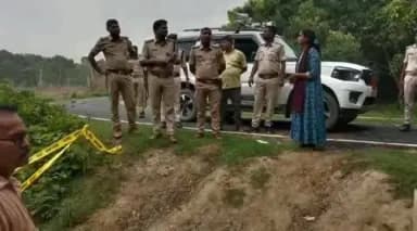 झंझारपुर: कोठिया-भरौल सड़क पर सड़क हादसे में एक ही बाइक पर सवार एक युवक की हुई मौत व दूसरा हुआ जख्मी