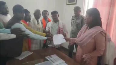 बोलबा: बोलबा वनदुर्गा मंदिर को पर्यटन क्षेत्र मुक्त करने को लेकर प्रखंड विकास पदाधिकारी को ग्रामीणों ने सोपे ज्ञापन