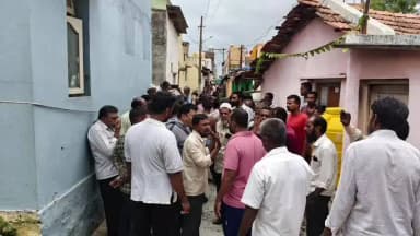 ಚಿಕ್ಕನಾಯಕನಹಳ್ಳಿ: ಹುಳಿಯಾರಿನಲ್ಲಿ ರಸ್ತೆ ಒತ್ತುವರಿ ವಿವಾದಕ್ಕೆ ತೆರೆ; 5 ದಿನದಲ್ಲಿ ತೆರವಿಗೆ ಒಪ್ಪಿಗೆ