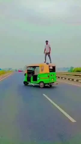 મોરબી: મોરબી હાઈવે પર CNG રીક્ષા ચાલકે કર્યો જોખમી સ્ટંટ વિડિયો સોશિયલ મીડિયા માં વાયરલ કાયદાના ધજાગરા ઉડાડયા