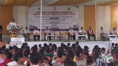 ধেমাজি: চিলাৰায় ভৱনত চেক বিতৰণ অনুষ্ঠান, উপস্থিত জিলা আয়ুক্ত