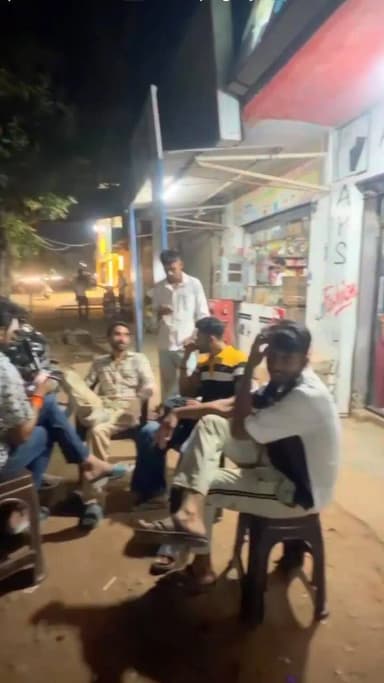 बेटा, सेवा करता हूँ, मुझे संत मत समझ लेना; तुमसे निपटने में मुझे ज़्यादा समय नहीं लगेगा..!
#apsgurjar #viral #gwalior