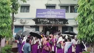 মানবাজার ১: একাধিক দাবিতে মানবাজার এক নম্বর ব্লক সমষ্টি উন্নয়ন আধিকারিক এর কাছে স্মারকলিপি জমা দিল আশা কর্মীরা