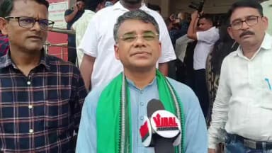 ଝାରସୁଗୁଡା: ତ୍ରୁଟିପୂର୍ଣ୍ଣ ପାଠ୍ୟପୁସ୍ତକ ବଣ୍ଟନ ପାଇଁ ଗଣଶିକ୍ଷା ମନ୍ତ୍ରୀଙ୍କ ଇସ୍ତଫା ଦାବି, ବରିଷ୍ଠ ବିଜେଡି ନେତା ସଞ୍ଜିତ ମହାନ୍ତିଙ୍କ ପ୍ରତିକ୍ରିୟା