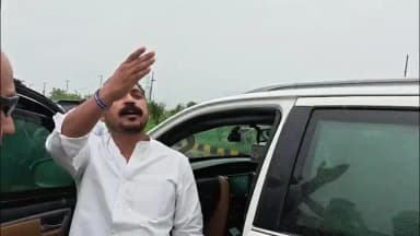 मुज़फ्फरनगर: मेरठ जाते वक्त रोहाना टोल पर चंद्रशेखर आजाद का काफिला रोका, पुलिस से हुई नोकझोंक, इंस्पेक्टर का हाथ जोड़ने का वीडियो चर्चा में