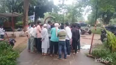 सिसई: सिसई थाना क्षेत्र की महिला संदिग्ध अवस्था में घायल मिली टांगर बसली रेलवे ट्रैक के पास,रिम्स में मौत से परिजन आक्रोशित