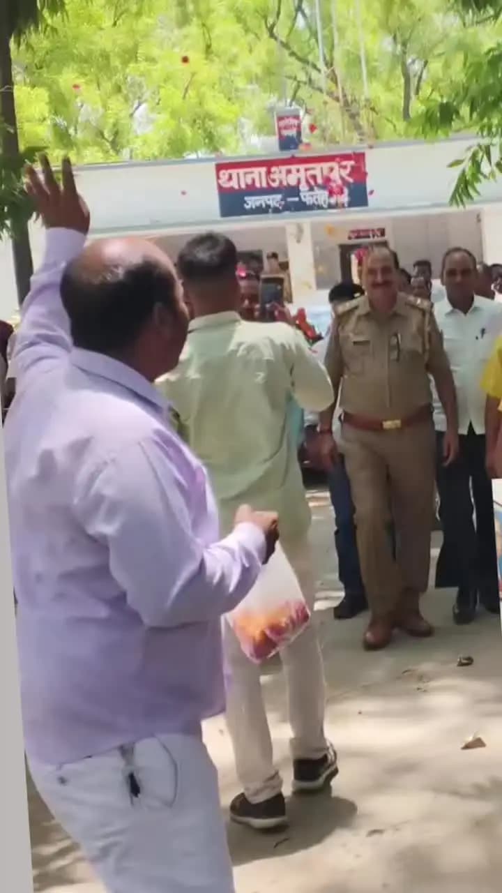थाना अमृतपुर में विदाई करते हुए कुछ पल
👍👍