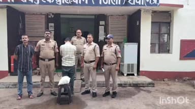 रायपुर कर्चुलियान: रीवा, बगीचे में रखी नशीली कफ सिरप के साथ पुलिस ने तस्कर को पकड़ा, लंबे समय से कर रहा था कारोबार