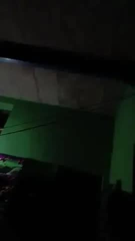 ye ladka din bhar phone me hi laga rahata hai