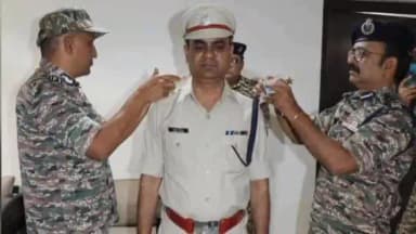 हैदरनगर: हैदरनगर का बेटा उमेश प्रसाद बने सीआरपीएफ में डीएसपी, क्षेत्र में जश्न का माहौल