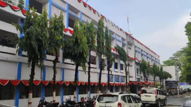 मधेपुरा: स्मैक कारोबारी विक्की कुमार हाथ से हथकड़ी सरकार कर हुआ फरार पुलिस ने खदेर कर किया गिरफ्तार