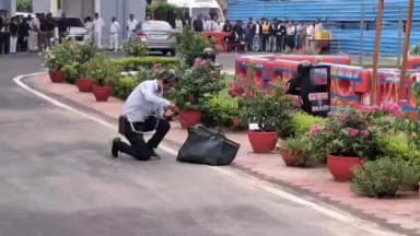 जबलपुर: जबलपुर हाईकोर्ट में AK-47 लहराते हुए घुसे आतंकी, इंदौर के रजिस्ट्रार जनरल का हुआ अपहरण !!